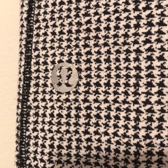 Lululemon houndstooth pattern leggings - Picture 4 of 6